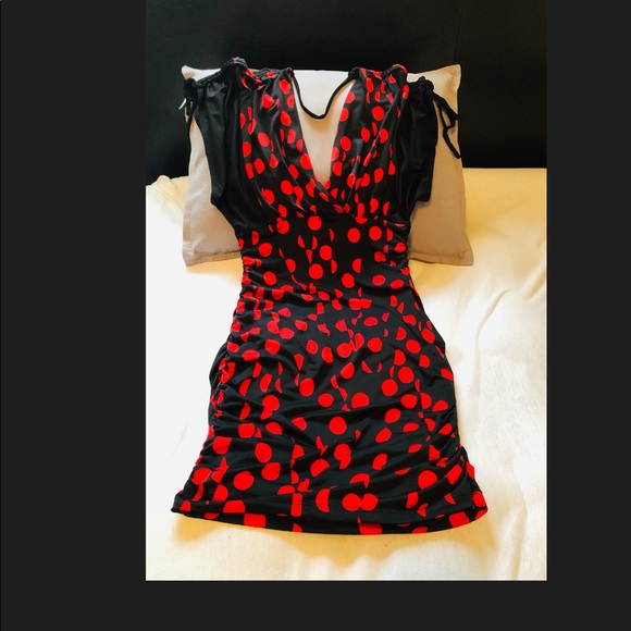 Short dress - Picture 1 of 8